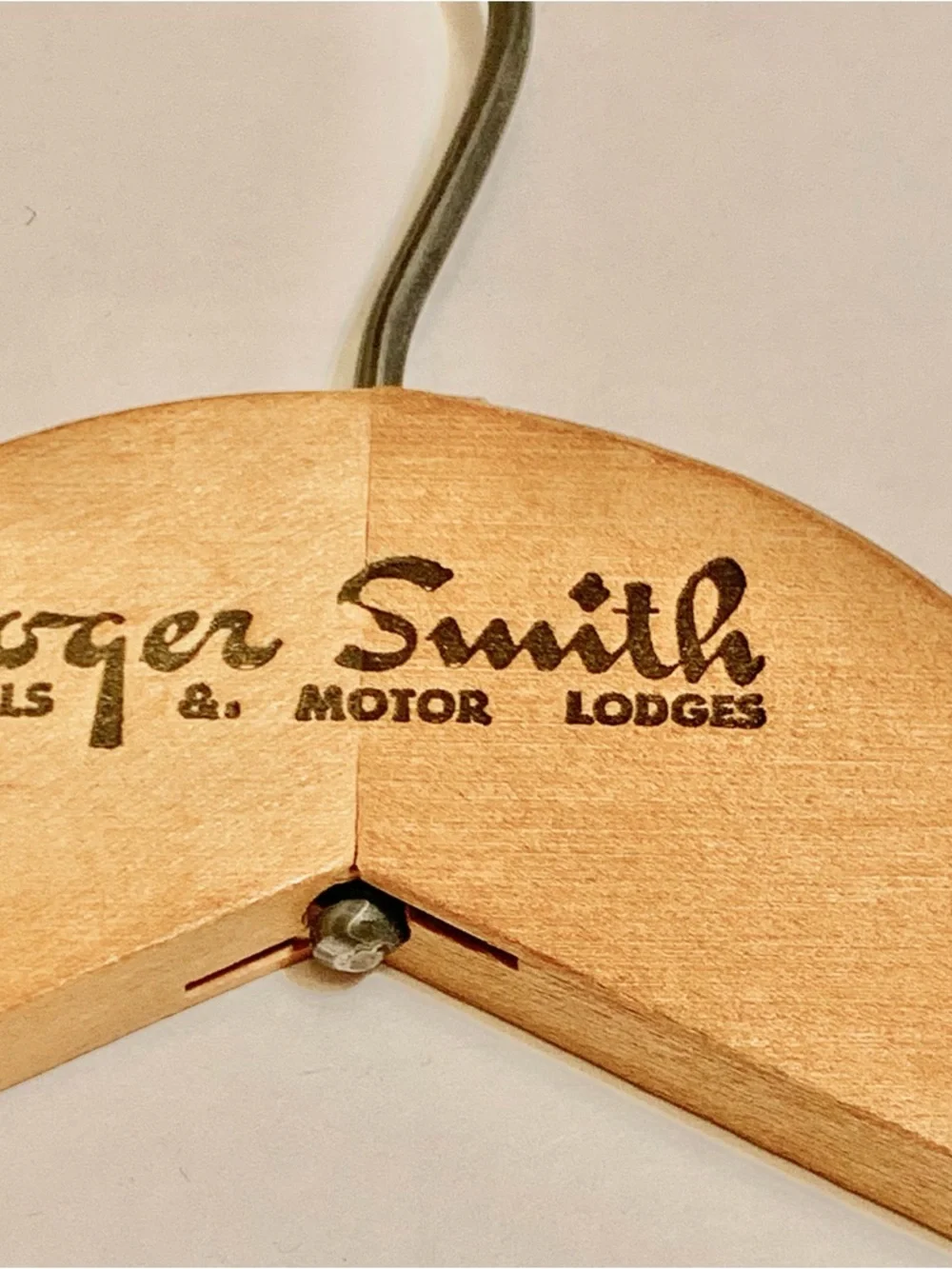 Vintage Roger Smith Hotels & Motor Lodges Wooden Clothes Hanger
